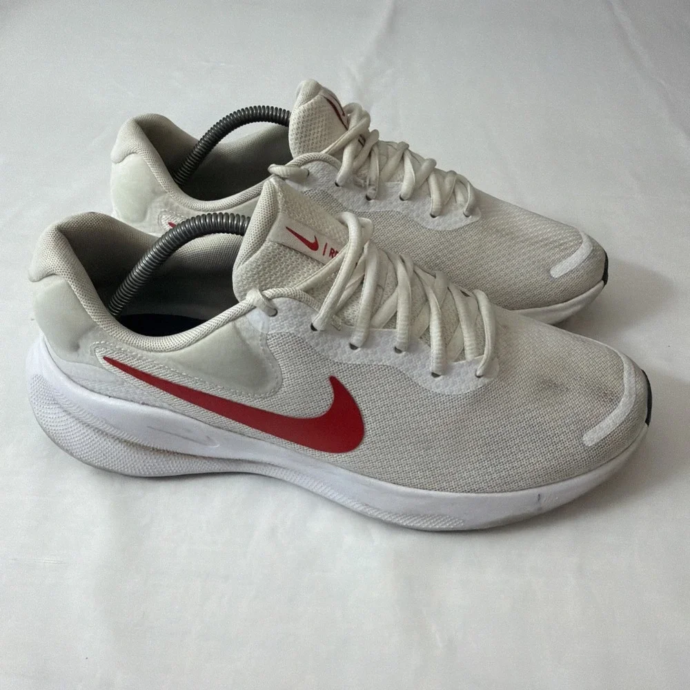 Nike Revolution 7 White University Red Size 10.5 Men FB2207-101 Gym CrossFit Run
